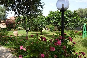 Residenza La Vigna Aparthotel 3*